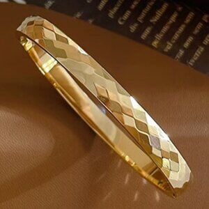18K GP Diamond Plated Bangle‎